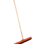 ESCOBILLON INDUSTRIAL CON MANGO DE MADERA 60 CMT
